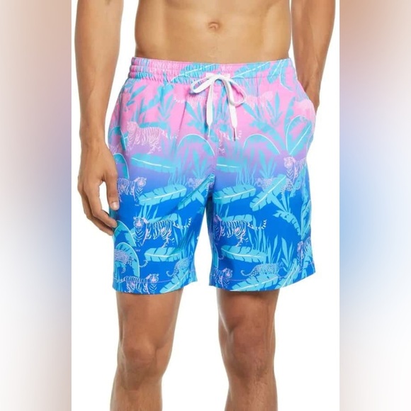 Chubbies The Hydrofoils Classic Swim Trunks in Pink/Blue Jungle 7” Inseam - Picture 1 of 5